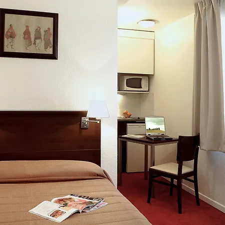 Adagio Access Vauban 3*